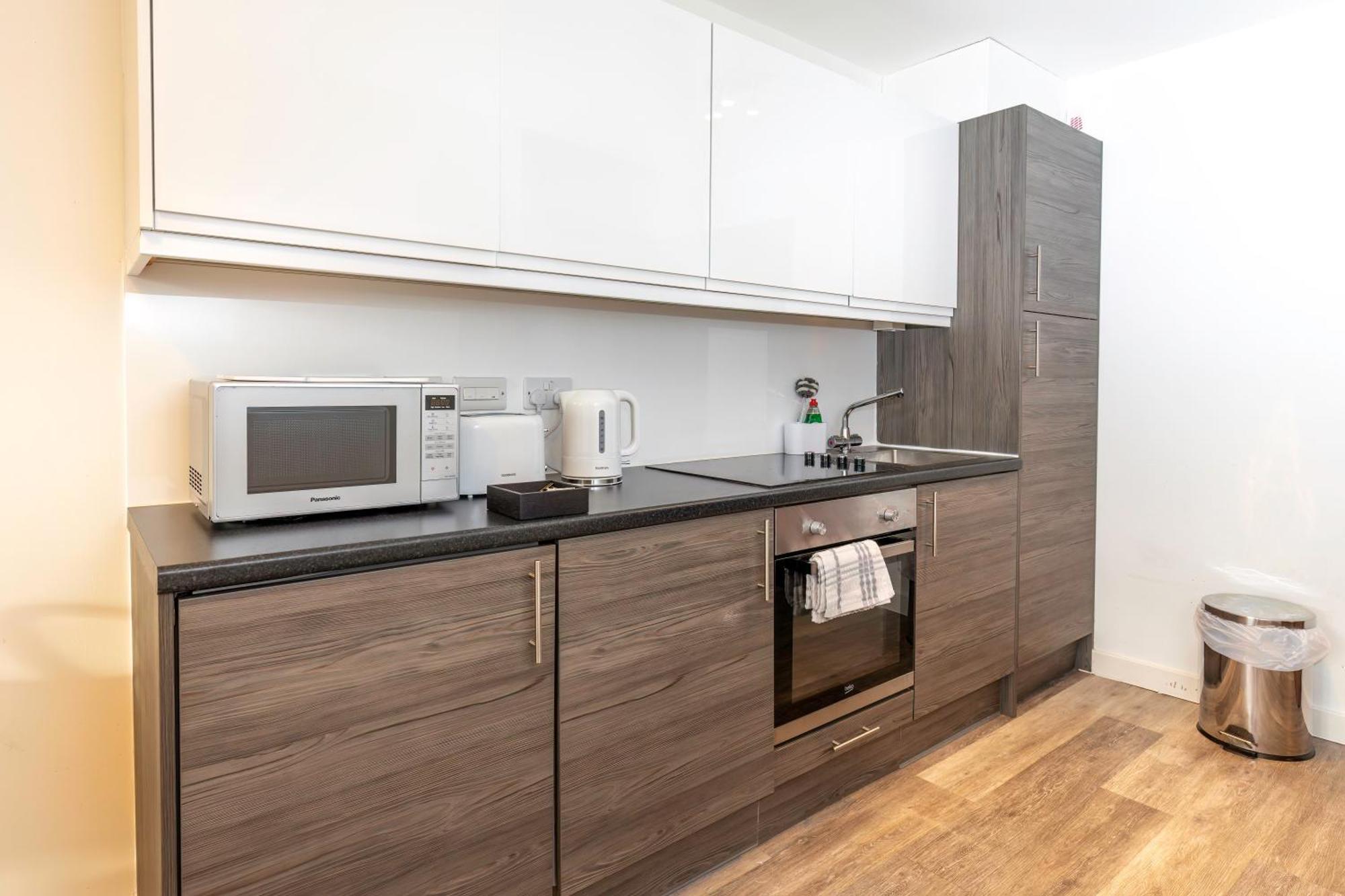 L1 Comfy Escapes - Long Discounts Apply! Liverpool